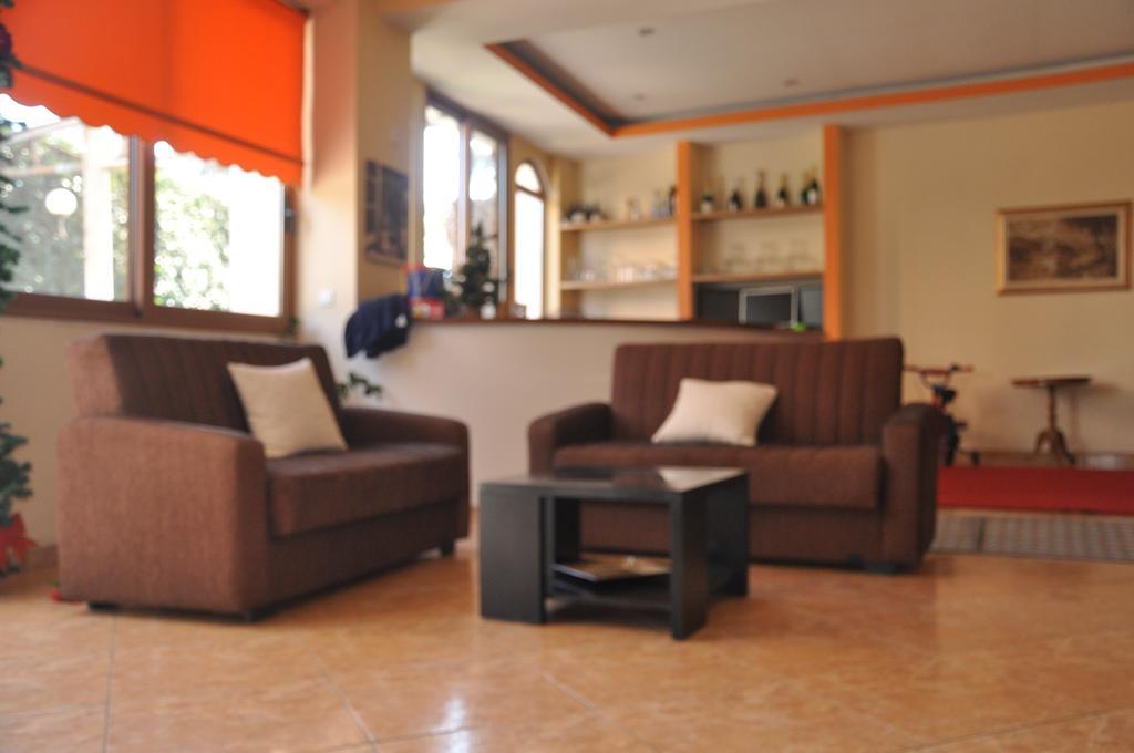 Hotel Drosia Messini Luaran gambar