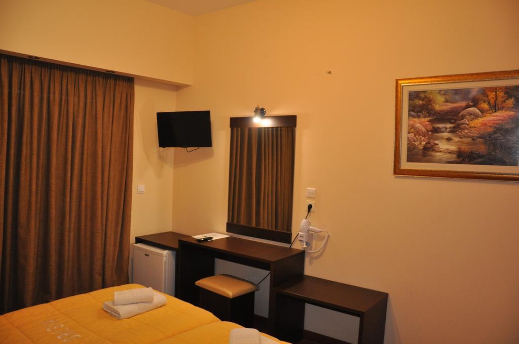 Hotel Drosia Messini Luaran gambar