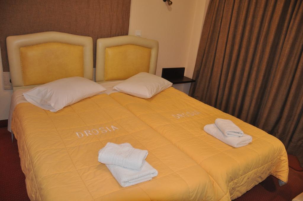 Hotel Drosia Messini Luaran gambar