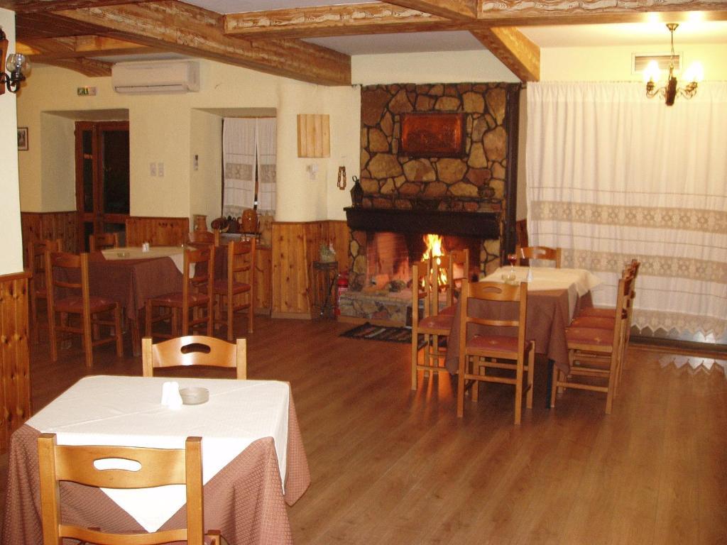Hotel Drosia Messini Luaran gambar